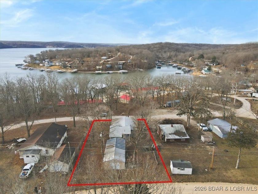 Beautiful FULLY remodeled 2 bedroom 2 bathroom 2nd tier lake - photo 41