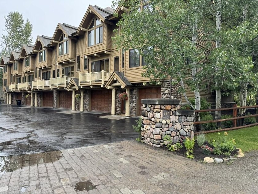 Mountain Modern at its finest! Just 300 yards from River Run and - photo 5