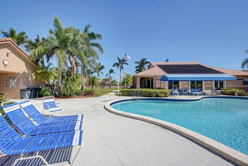 Welcome to a beautifully reimagined lakefront Turnkey home. This - photo 56