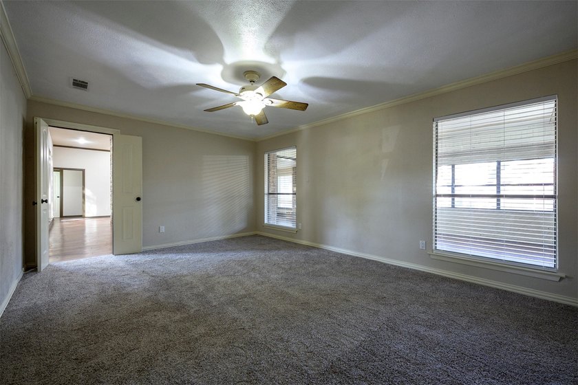 Updated single-story home located on a large, wooded cul-de-sac - photo 17