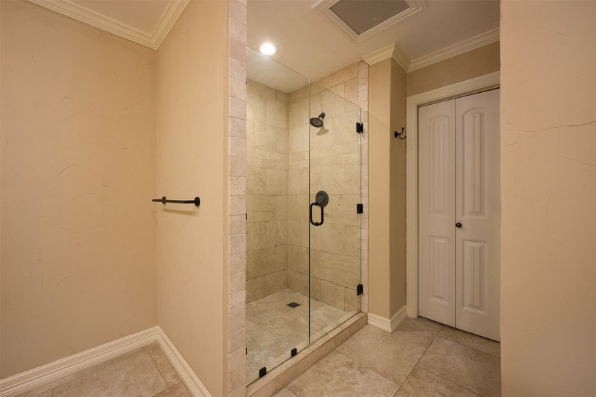 Updated single-story home located on a large, wooded cul-de-sac - photo 20