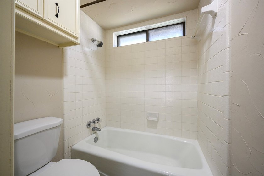 Updated single-story home located on a large, wooded cul-de-sac - photo 23