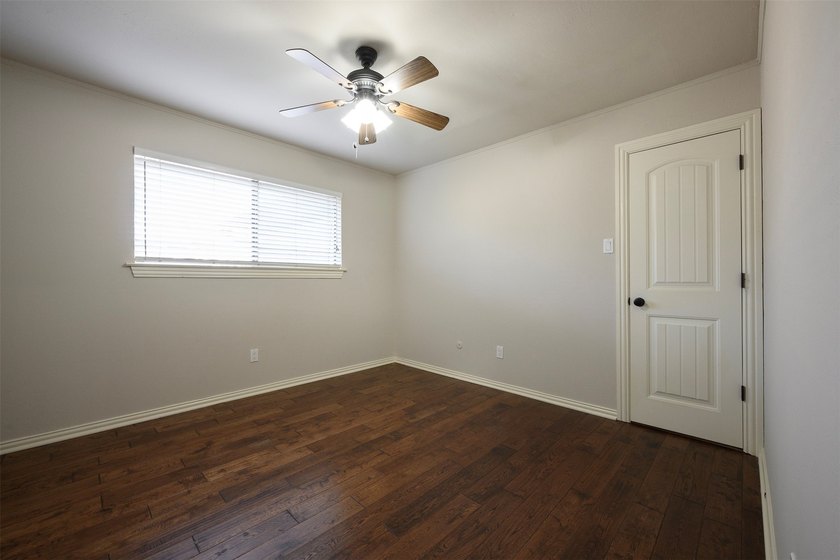 Updated single-story home located on a large, wooded cul-de-sac - photo 27