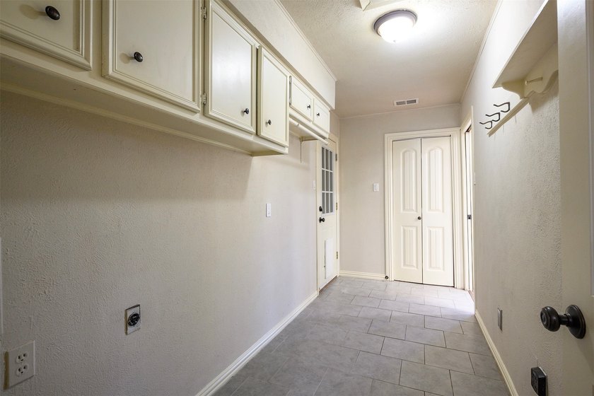 Updated single-story home located on a large, wooded cul-de-sac - photo 28