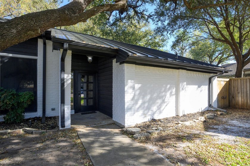Updated single-story home located on a large, wooded cul-de-sac - photo 30