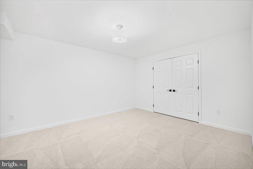 ****HUGE PRICE DROP****Experience the pinnacle of refined living - photo 50