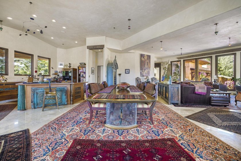 This landmark Ketchum Core property presents a rare opportunity - photo 5