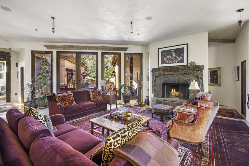 This landmark Ketchum Core property presents a rare opportunity - photo 10