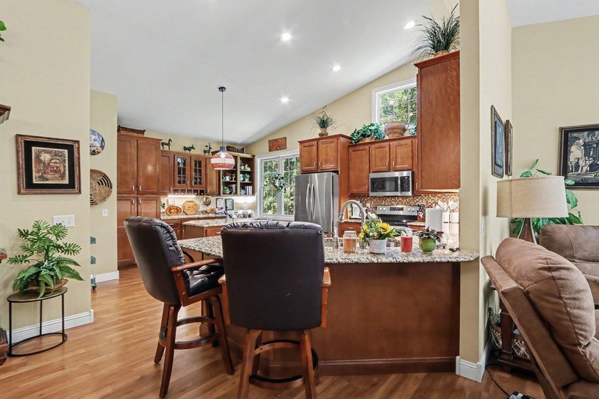 Welcome to Hunters Creek Phase II with a rare opportunity to own - photo 7