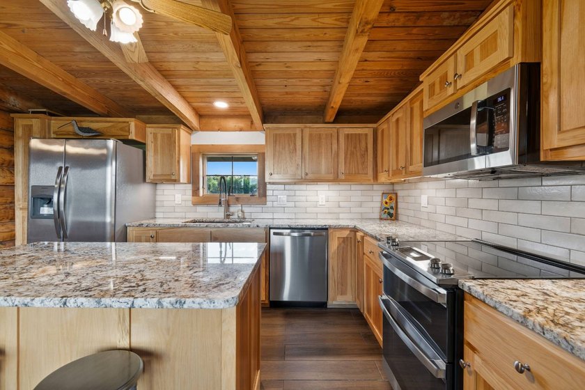 House is available for purchase pre-auction. Online Only Auction - photo 12