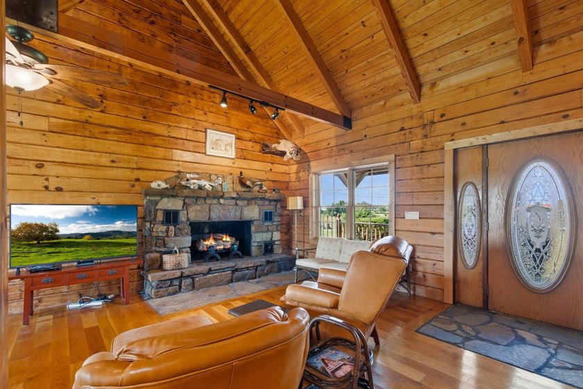 House is available for purchase pre-auction. Online Only Auction - photo 16