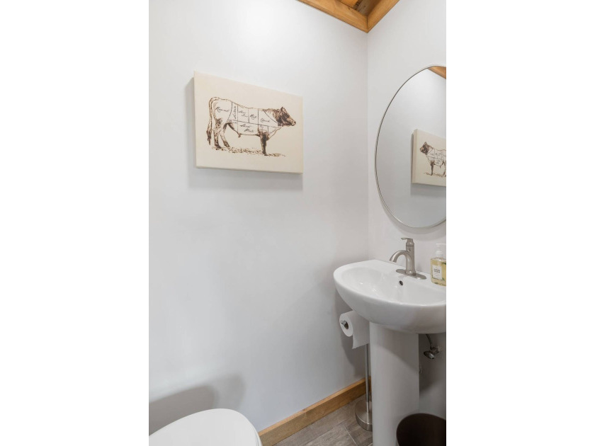 House is available for purchase pre-auction. Online Only Auction - photo 19