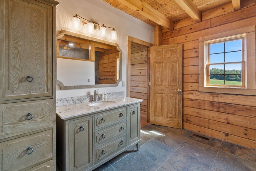 House is available for purchase pre-auction. Online Only Auction - photo 21