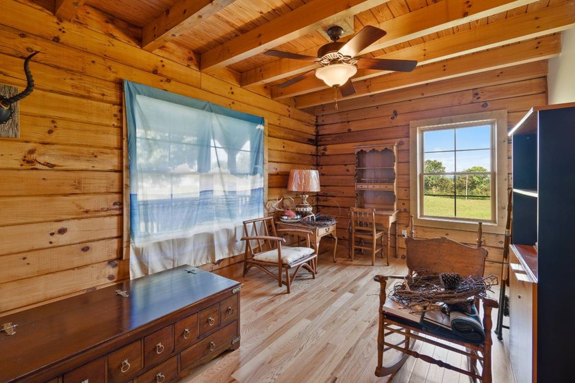 House is available for purchase pre-auction. Online Only Auction - photo 24