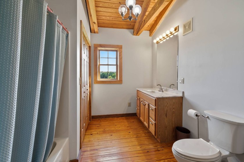 House is available for purchase pre-auction. Online Only Auction - photo 26