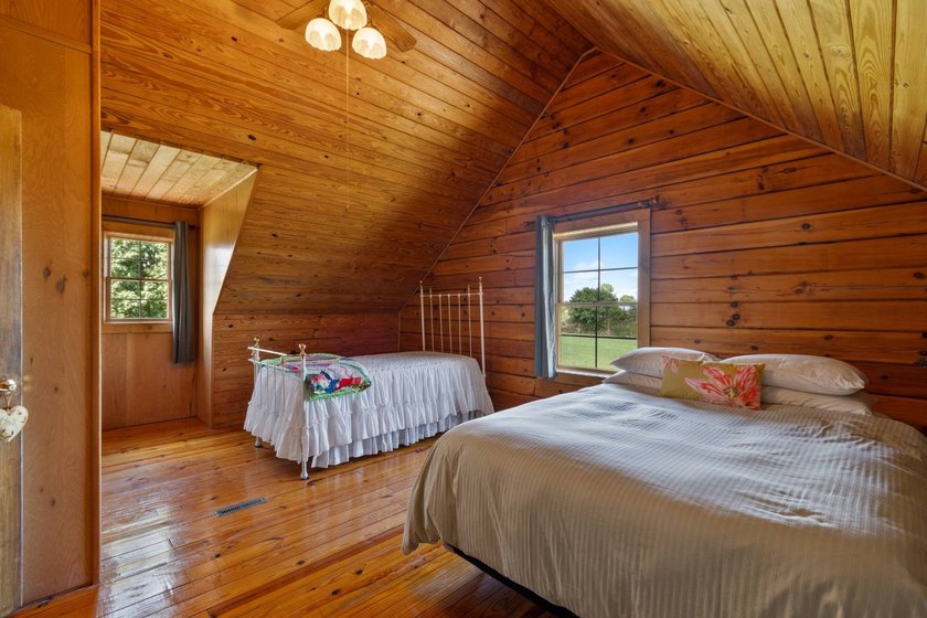 House is available for purchase pre-auction. Online Only Auction - photo 27