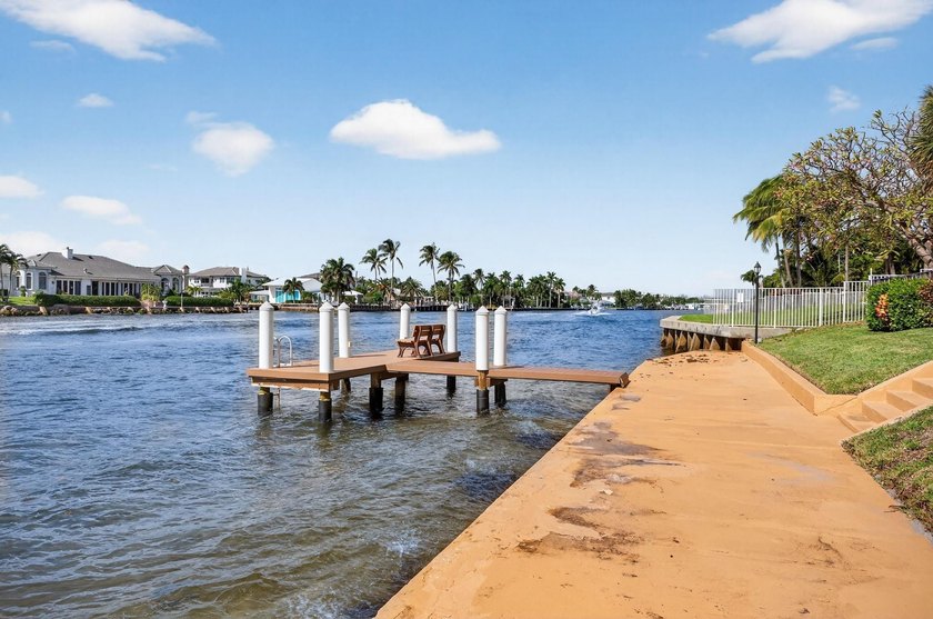FABULOUS UPDATED 2 BEDROOM 2 BATH CONDO DIRECTLY ON THE - photo 5