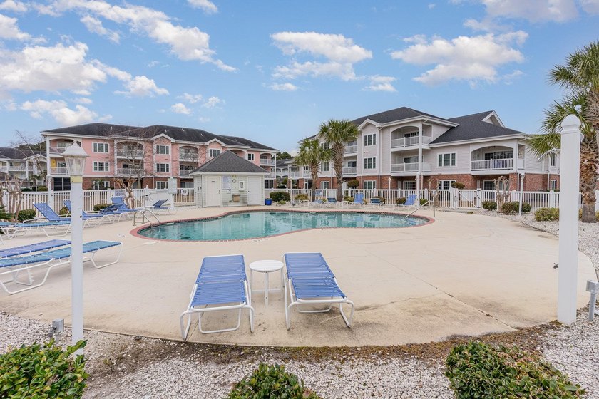 Fully furnished, third floor end unit condo located in Magnolia - photo 33