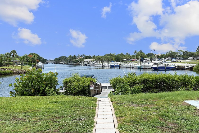 Waterfront living with direct ocean access! This beautifully - photo 4