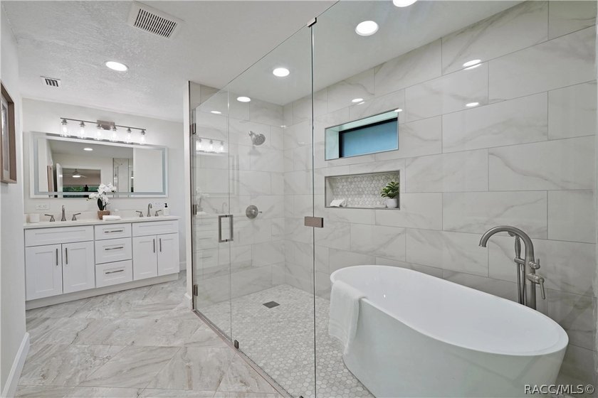 Experience the Ultimate Florida lifestyle in this stunning - photo 14