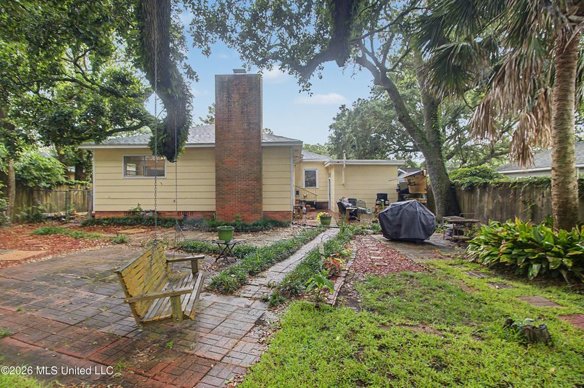 Beautifully renovated mid-century modern home near the heart of - photo 23