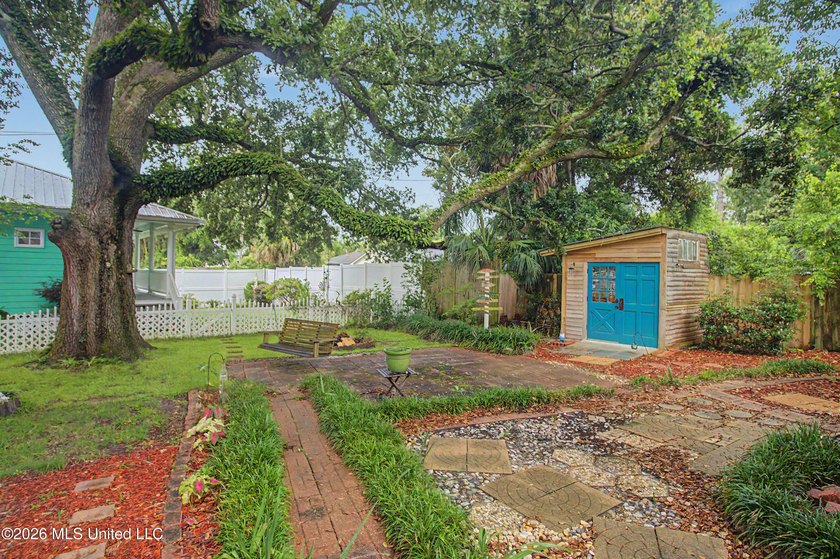 Beautifully renovated mid-century modern home near the heart of - photo 25