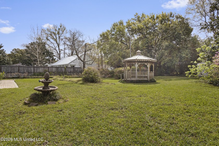 Nestled on one of the most picturesque streets in sought after - photo 38