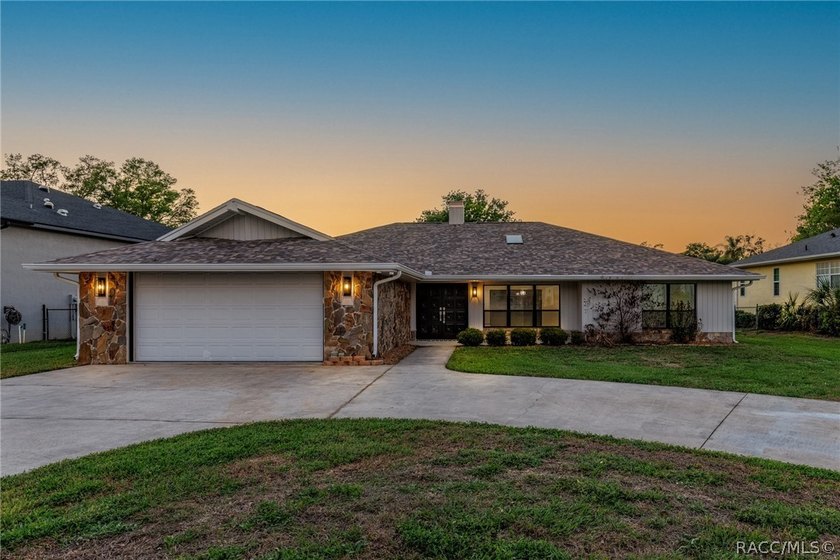 Experience the Ultimate Florida lifestyle in this stunning - photo 41