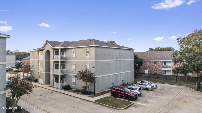 This condos excellent location is only the first of many - photo 2
