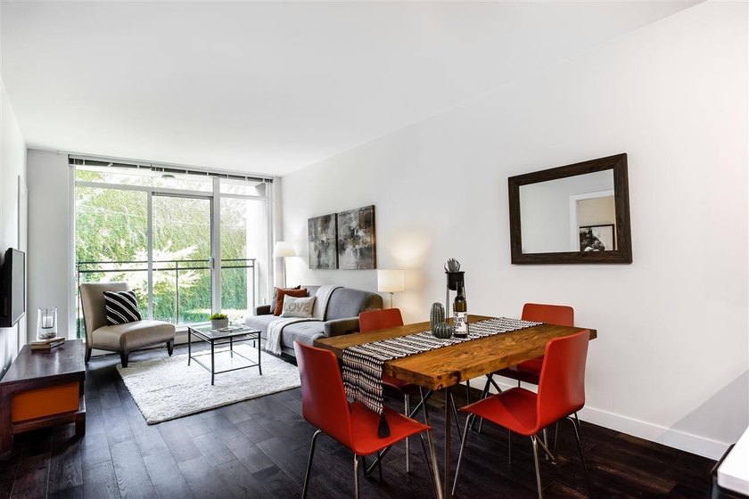 RARE 1 BED+ DEN+ FLEX in highly sought-after 'SOCIAL' in Mount - photo 8