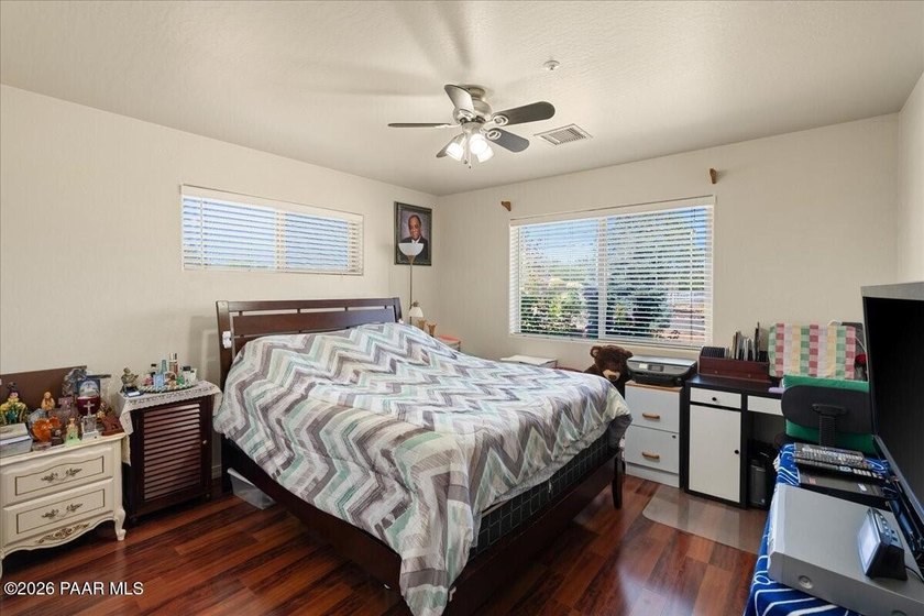 This beautifully maintained single-story ranch, built in 2004 - photo 11