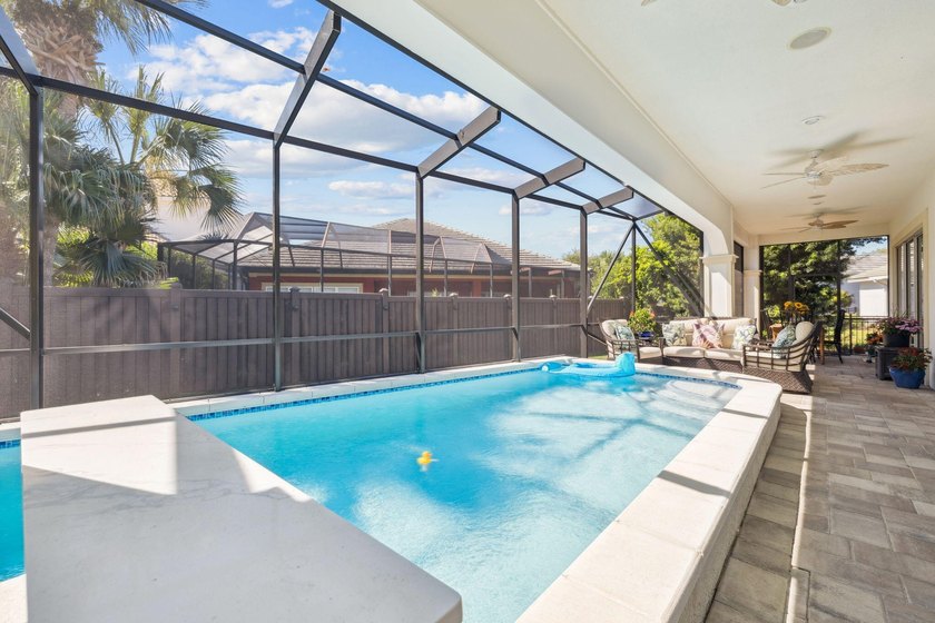 Fully renovated, turnkey beach home in the highly sought-after - photo 13