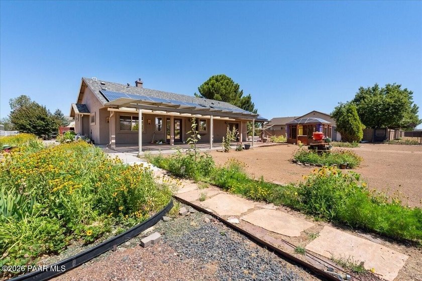 This beautifully maintained single-story ranch, built in 2004 - photo 17