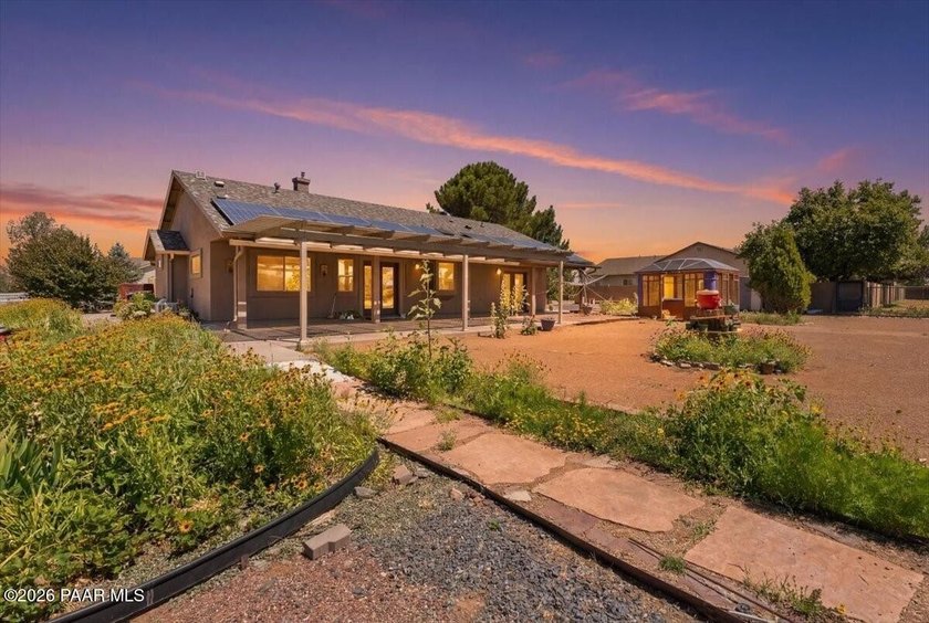 This beautifully maintained single-story ranch, built in 2004 - photo 18