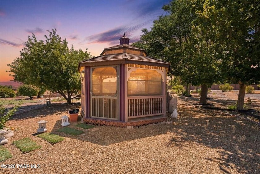 This beautifully maintained single-story ranch, built in 2004 - photo 22