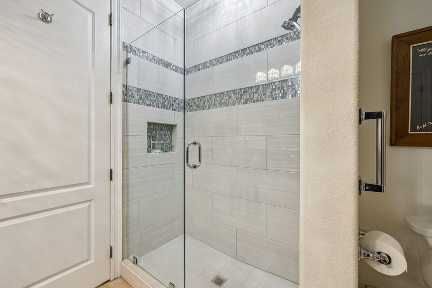 Fully renovated, turnkey beach home in the highly sought-after - photo 28