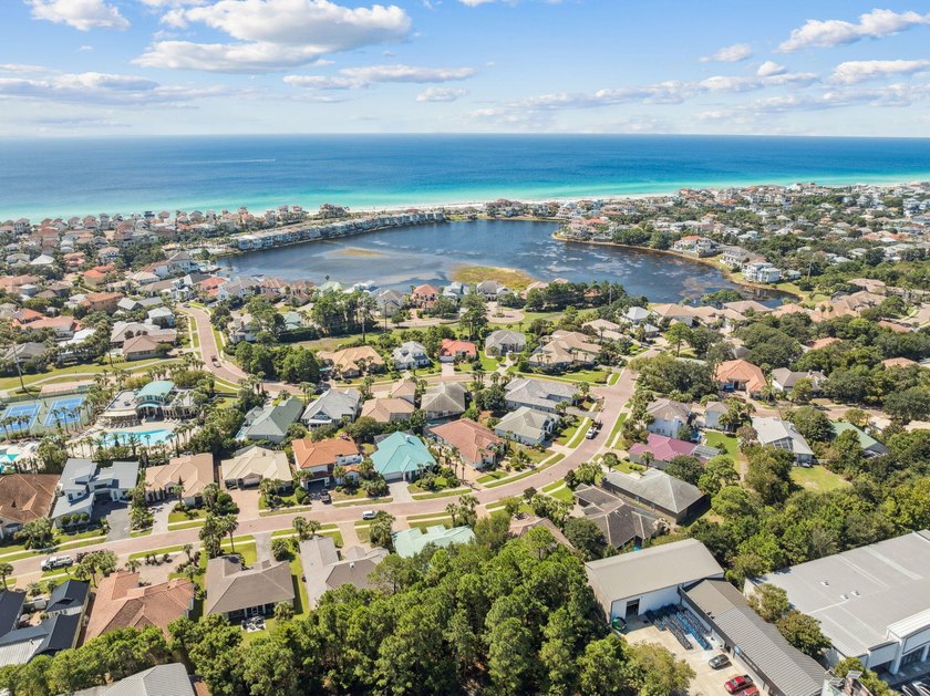 Fully renovated, turnkey beach home in the highly sought-after - photo 30