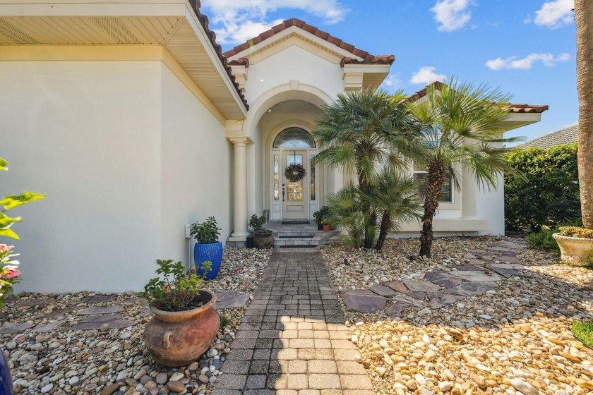Fully renovated, turnkey beach home in the highly sought-after - photo 31