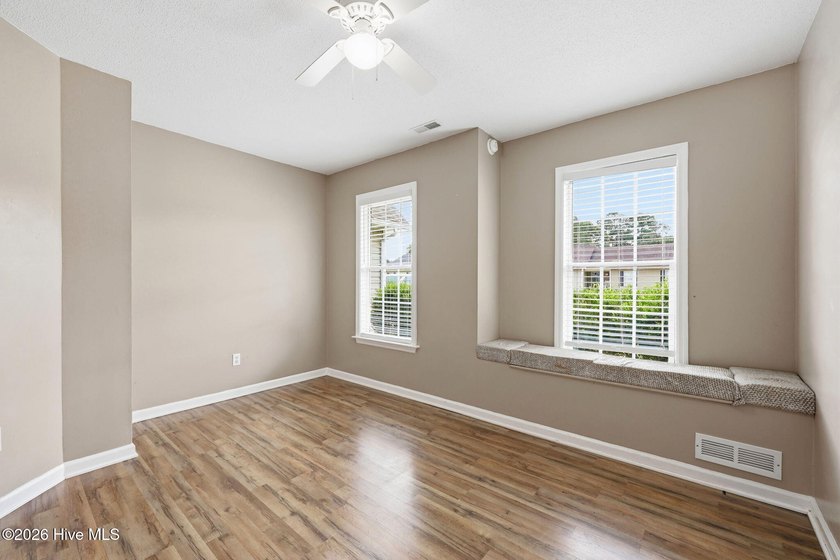 Welcome to this beautifully updated 3-bedroom, 2-bath home - photo 31