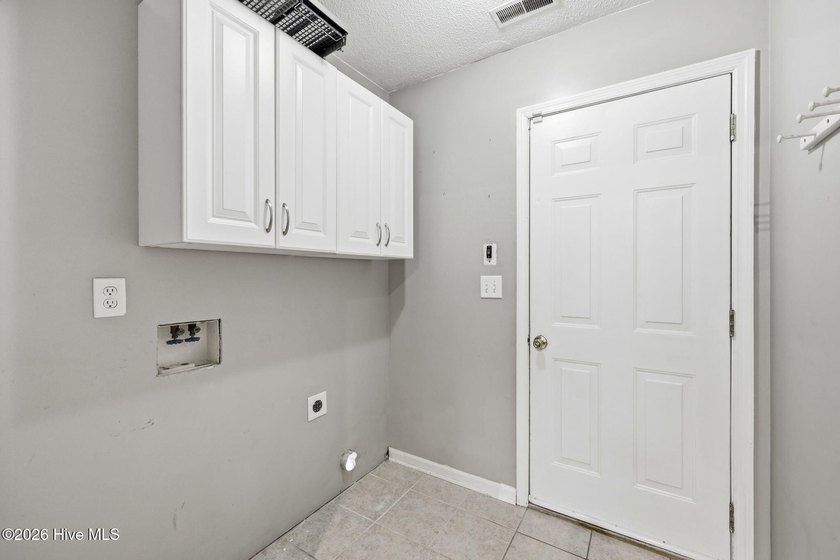 Welcome to this beautifully updated 3-bedroom, 2-bath home - photo 35