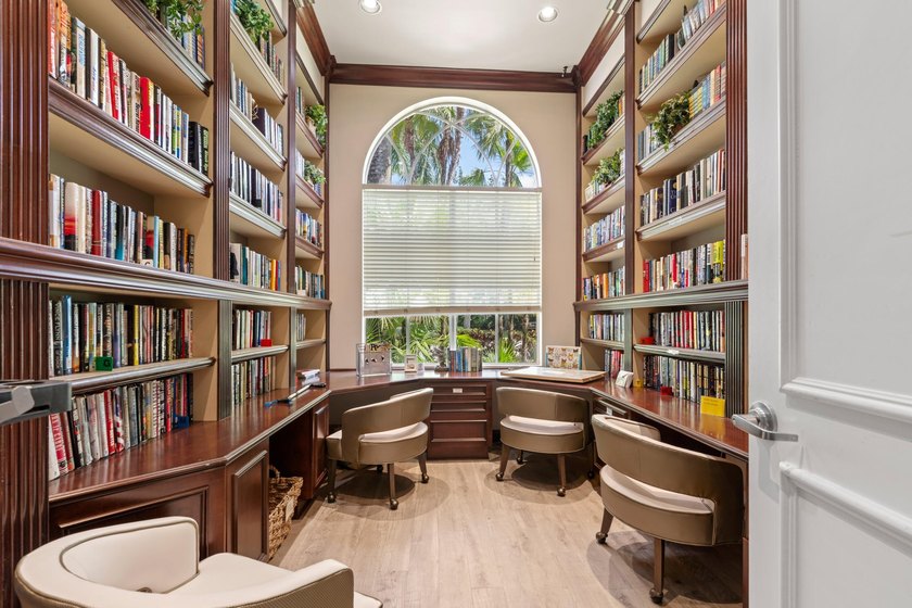ABSOLUTELY GORGEOUS SINGLE STORY HOME | HIGHLY PRESTIGIOUS 55+ - photo 35