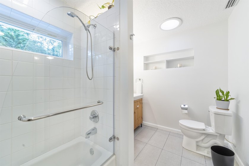 REDUCED - 3-bedroom, 3 Full bath concrete block home in the much - photo 41