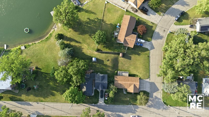 Experience the perfect blend of tranquil lakefront living and - photo 7