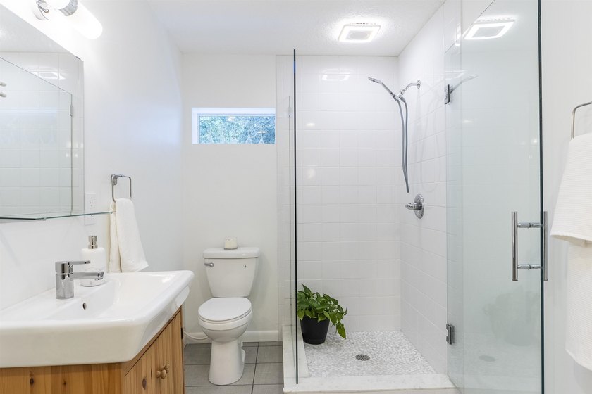 REDUCED - 3-bedroom, 3 Full bath concrete block home in the much - photo 47