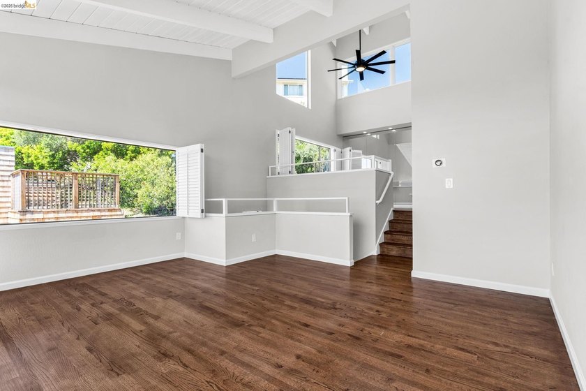 Views, views, views of the San Francisco Bay! Updated 2-bedroom - photo 5