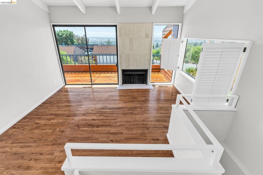 Views, views, views of the San Francisco Bay! Updated 2-bedroom - photo 8