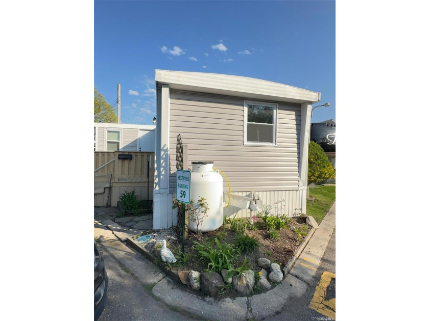 Buy the unit and rent the land to call it your own. Land lease - photo 22