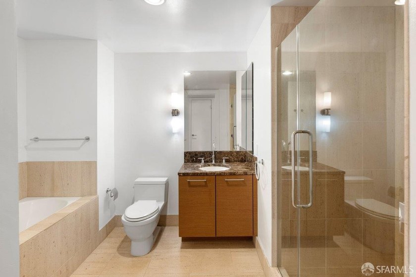 Exceptional value for the most desireable one bedroom plan in - photo 24