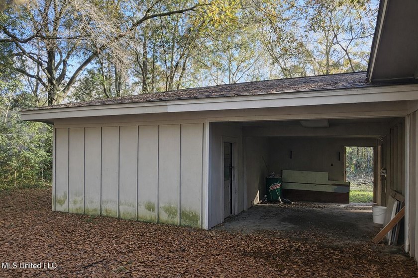 This livable fixer upper offers a great opportunity for buyers - photo 6