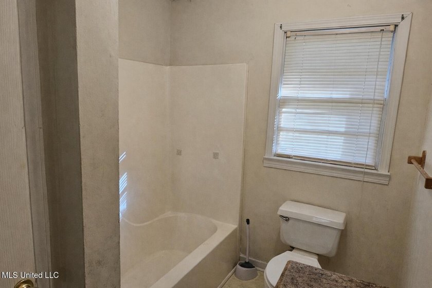 This livable fixer upper offers a great opportunity for buyers - photo 8